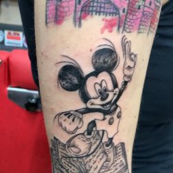 Disney /-1