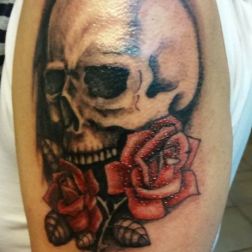 Rose e teschio-1