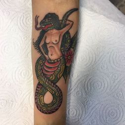 les pozer tattoo-2