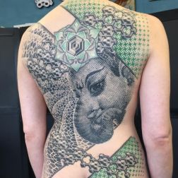 Schiena Dotwork -1